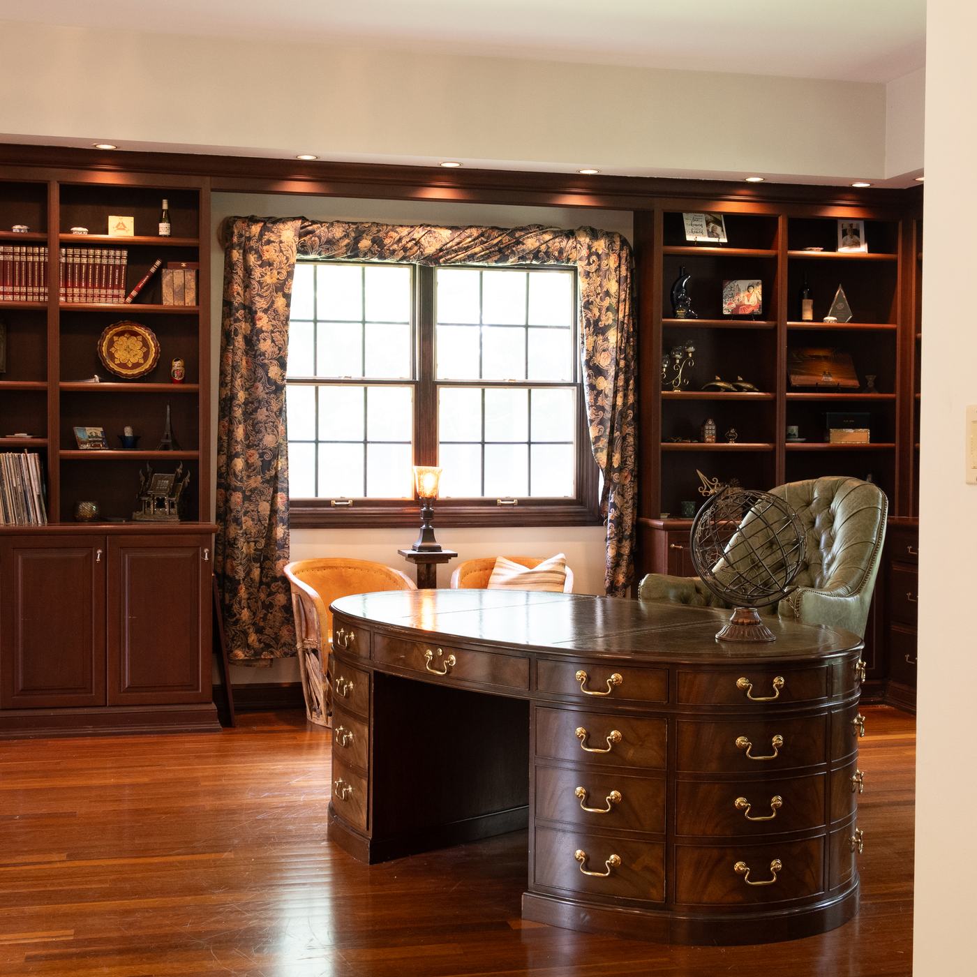 The mahogany library and writing desk
